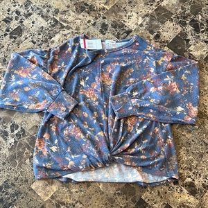 Eyeshadow front knot floral sweater